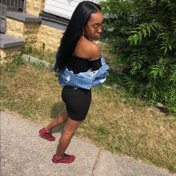 Black mini dress - Picture 2 of 3